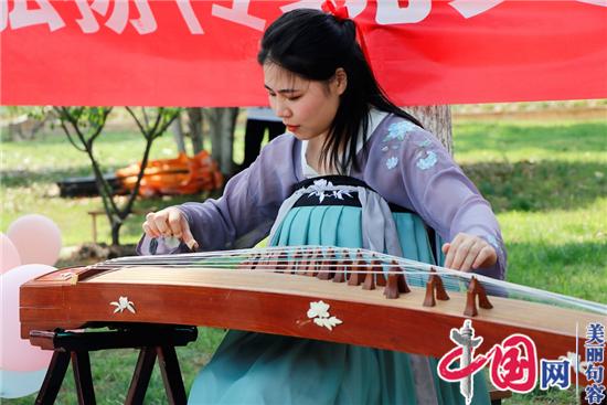 廢舊物品制作“龍舟” 在句大學(xué)生“旱地龍舟賽”鬧端午