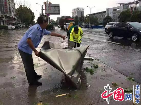 強降雨 公安局交警大隊確保交通暢通