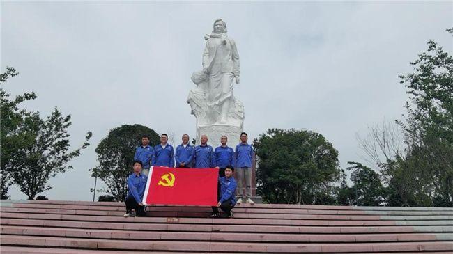 追尋英雄事跡 感悟“紅巖精神”中國二冶四川分公司開展主題活動