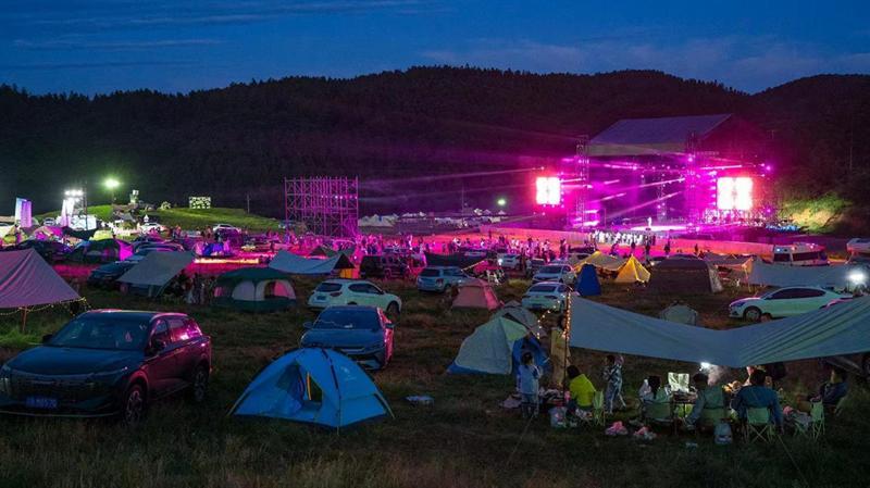 武隆仙女山飛行節、人寵音樂節、馬戲大秀……驚艷登場